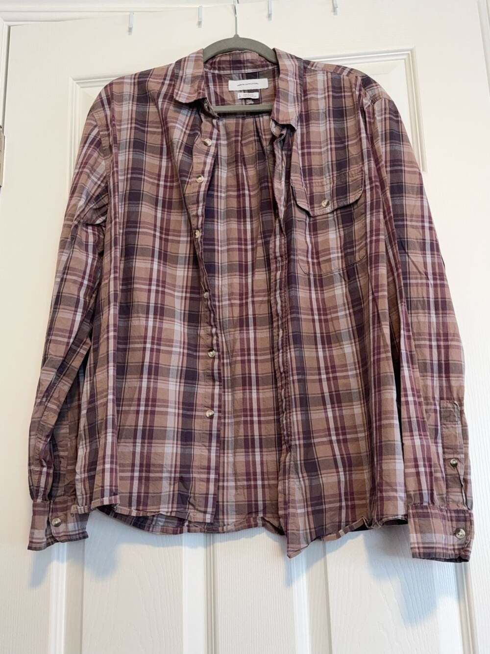 Urban Outfitters Men's Plaid Button Down Flannel Shirt Brown Burgundy size L